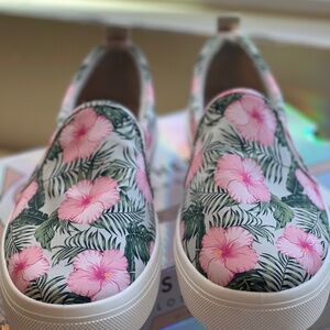 Skechers tropical Gal Slip On Tennis Shoes